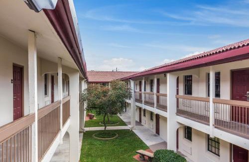 North Shore Hotel | Budget-Friendly Stay at Red Roof Inn Houston East I-10