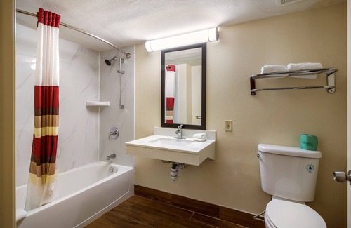 North Shore Hotel | Comfortable Stay at Red Roof Inn Houston East with Pool