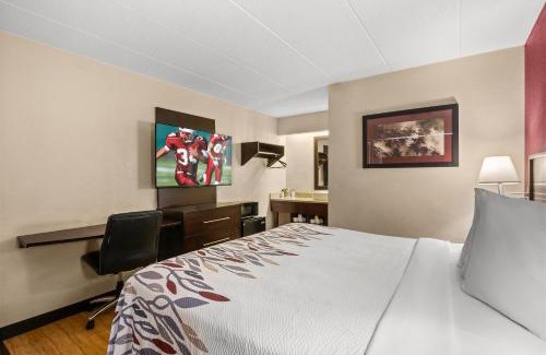 Lansing Hotel | Convenient Stay at Red Roof Inn Lansing East - MSU
