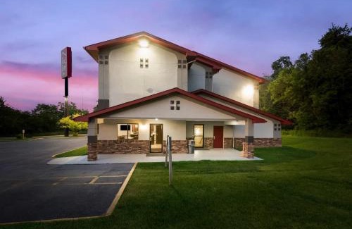 Mansfield Hotel | Pet-Friendly Red Roof Inn Mansfield with Family Amenities