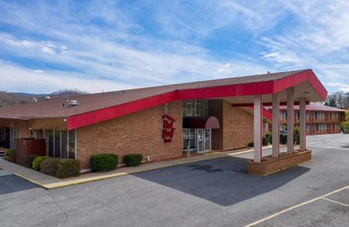 Marion Hotel | Pet-Friendly Red Roof Inn Marion, VA - Family Friendly Stay