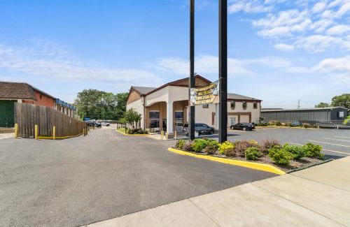 Whitehaven Hotel | Convenient Stay at Red Roof Inn Memphis - Airport