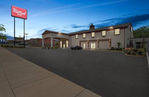 Whitehaven Hotel | Convenient Stay at Red Roof Inn Memphis - Airport