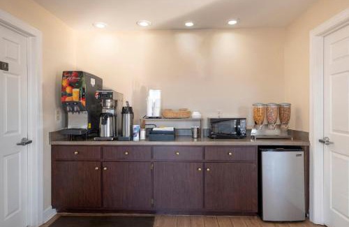Muscle Shoals Hotel | Discover Red Roof Inn Muscle Shoals: Pet-Friendly Comfort