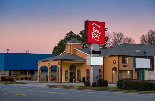 Muscle Shoals Hotel | Discover Red Roof Inn Muscle Shoals: Pet-Friendly Comfort