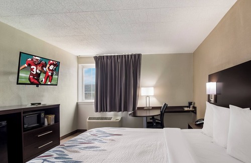 New Stanton Hotel | Budget-Friendly Stay at Red Roof Inn New Stanton with Breakfast