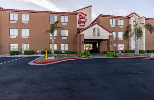 Deer Valley Hotel | Pet-Friendly Hotel with Pool near Red Roof Inn Phoenix North