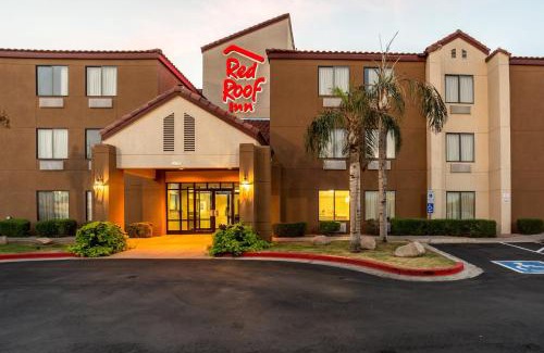 Deer Valley Hotel | Pet-Friendly Hotel with Pool near Red Roof Inn Phoenix North