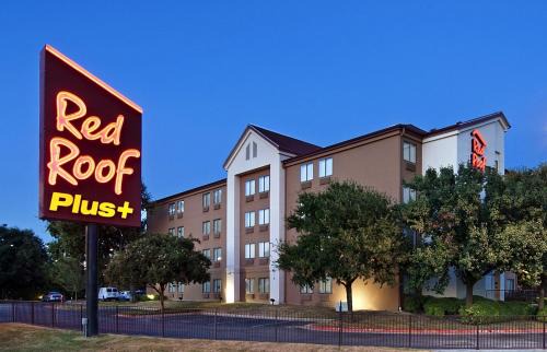 Franklin Park Hotel | Pet-Friendly Retreat at Red Roof Inn PLUS+ Austin South