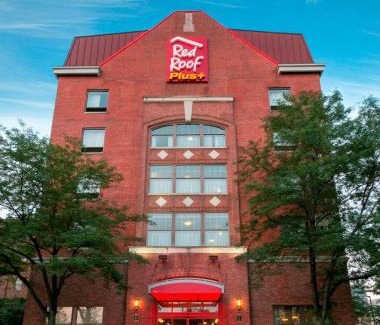 Downtown Columbus Hotel | Pet-Friendly Red Roof Inn PLUS+ Near Columbus Convention Center