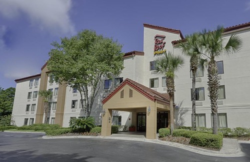 Gainesville Hotel | Pet-Friendly Getaway at Red Roof Inn PLUS + Gainesville