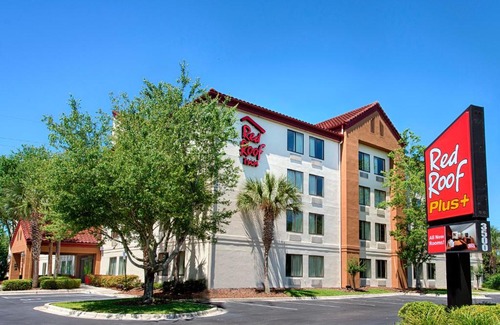 Gainesville Hotel | Pet-Friendly Getaway at Red Roof Inn PLUS + Gainesville