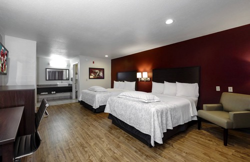 Hammond Hotel | Comfortable Stay at Red Roof Inn PLUS+ Hammond with Pool