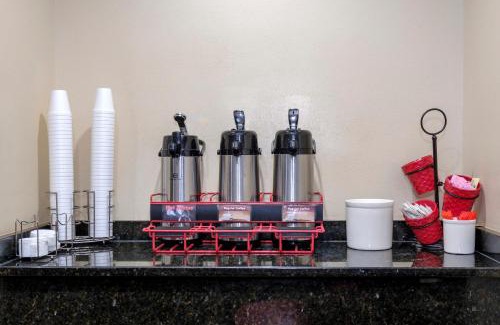 Palm Coast Hotel | Comfortable Stay at Red Roof Inn PLUS+ Palm Coast with Pool