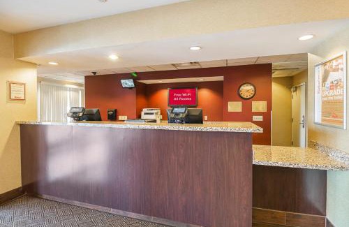 Estrella Hotel | Pet-Friendly Retreat at Red Roof Inn PLUS + Phoenix West