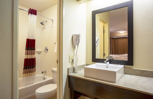 Monroeville Hotel | Accessible Comfort at Red Roof Inn PLUS+ Pittsburgh East