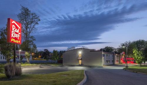 Crown Heights Hotel | Pet Friendly Red Roof Inn PLUS+ Poughkeepsie Awaits You
