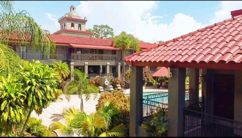 Terrace Park Hotel | Pet-Friendly Red Roof Inn PLUS & Suites Tampa with Pool