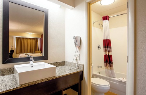 Lakeview Hotel | Convenient Stay at Red Roof Inn PLUS+ in Manassas DC