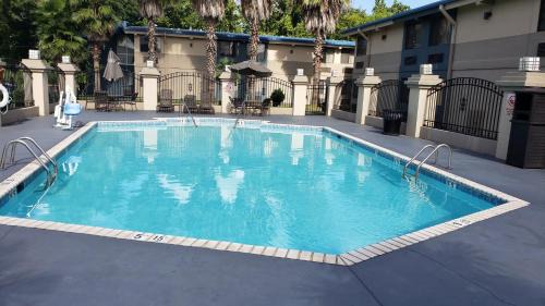 Port Allen Hotel | Budget-Friendly Stay at Red Roof Inn Port Allen with Pool