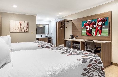 Southeast Raleigh Hotel | Budget-Friendly Stay at Budgetel Inn and Suites Raleigh