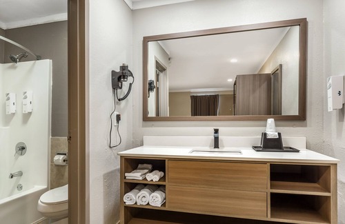 Southeast Raleigh Hotel | Budget-Friendly Stay at Budgetel Inn and Suites Raleigh