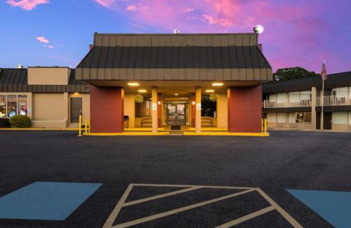 Reading Hotel | Pet-Friendly Comfort at Red Roof Inn Reading