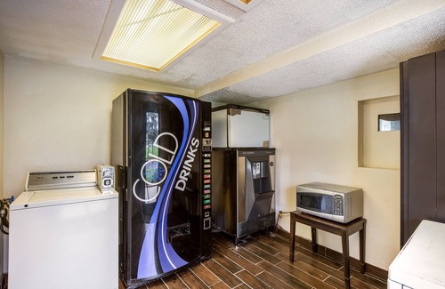 Saginaw Hotel | Budget-Friendly Stay at Red Roof Inn Saginaw - Frankenmuth
