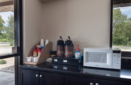 Springfield Hotel | Budget-Friendly Stay at Red Roof Inn Springfield, IL