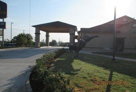 Sulphur Springs Hotel | Pet-Friendly Retreat at Red Roof Inn & Suites Sulphur Springs