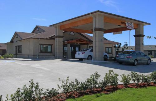 Sulphur Springs Hotel | Pet-Friendly Retreat at Red Roof Inn & Suites Sulphur Springs