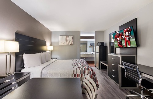Athens Hotel | Comfortable Stay at Red Roof Inn & Suites Athens, AL