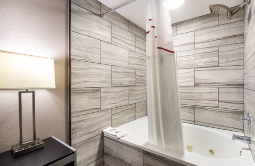 Athens Hotel | Comfortable Stay at Red Roof Inn & Suites Athens, AL