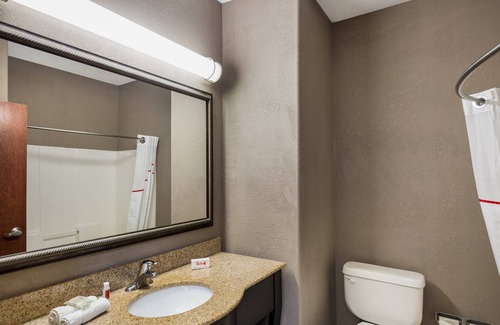 Mifflinville Hotel | Pet-Friendly Comfort at Red Roof Inn & Suites Bloomsburg