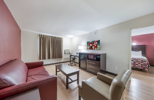 Denton Hotel | Discover Comfort at Red Roof Inn & Suites Denton