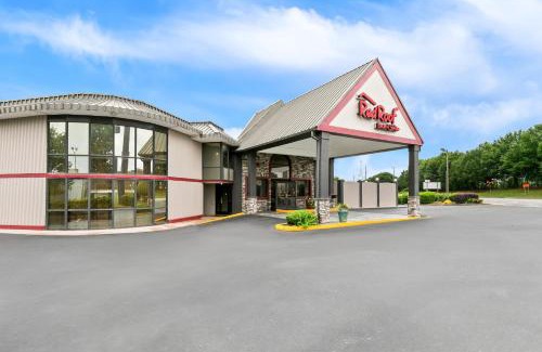 Duncan Hotel | Pet-Friendly Escape at Red Roof Inn & Suites Duncan