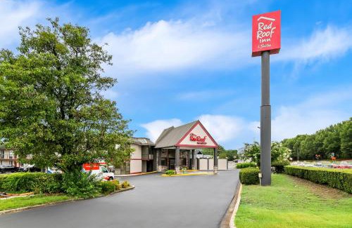 Duncan Hotel | Pet-Friendly Escape at Red Roof Inn & Suites Duncan