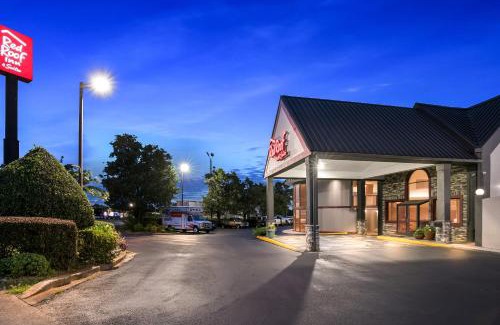 Duncan Hotel | Pet-Friendly Escape at Red Roof Inn & Suites Duncan
