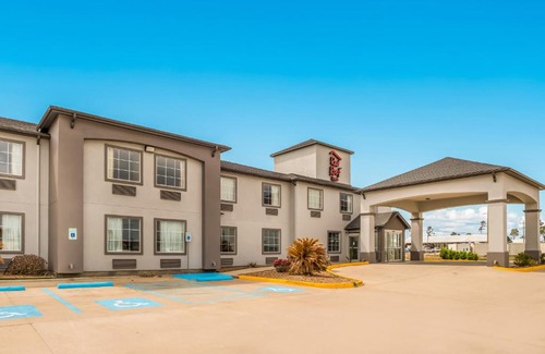 Lake Charles Hotel | Pet-Friendly Red Roof Inn & Suites in Lake Charles