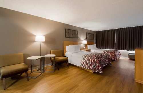 Yorkshire Hotel | Comfortable Stay at Red Roof Inn & Suites Newark