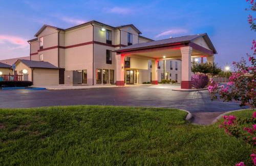 Tillmans Corner Hotel | Convenient Red Roof Inn & Suites Mobile SW with Ocean View