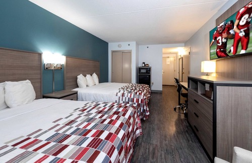 New Castle Hotel | Convenient Stay at Red Roof Inn & Suites Wilmington