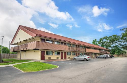 Greenwich Hotel | Pet-Friendly Red Roof Inn Virginia Beach with Ocean View
