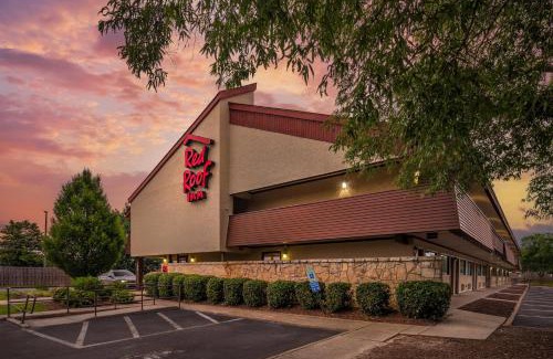 Greenwich Hotel | Pet-Friendly Red Roof Inn Virginia Beach with Ocean View