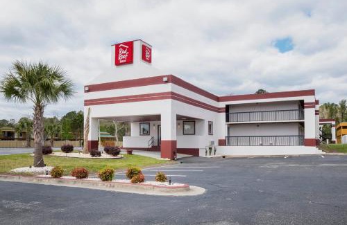 Walterboro Hotel | Pet-Friendly Stay at Red Roof Inn Walterboro for Families