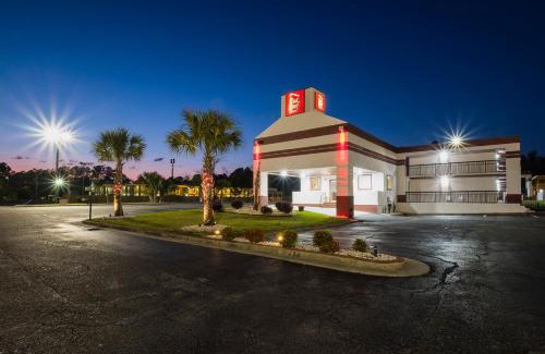 Walterboro Hotel | Pet-Friendly Stay at Red Roof Inn Walterboro for Families