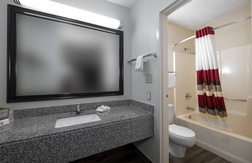 West Point Hotel | Budget-Friendly Red Roof Inn West Point with Family Amenities