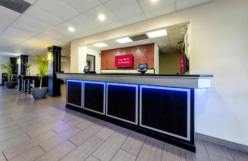 Yemassee Hotel | Relax at Red Roof Inn Yemassee: Pet-Friendly Oceanfront Retreat
