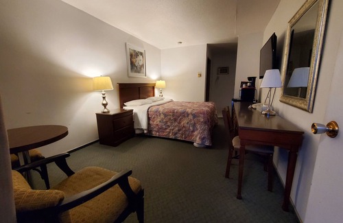 Hope Hotel | Convenient Stay at Red Roof Motor Inn with Free Breakfast