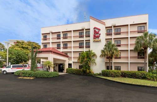Seybold Hotel | Relax at Red Roof PLUS Miami Airport with Ocean Views